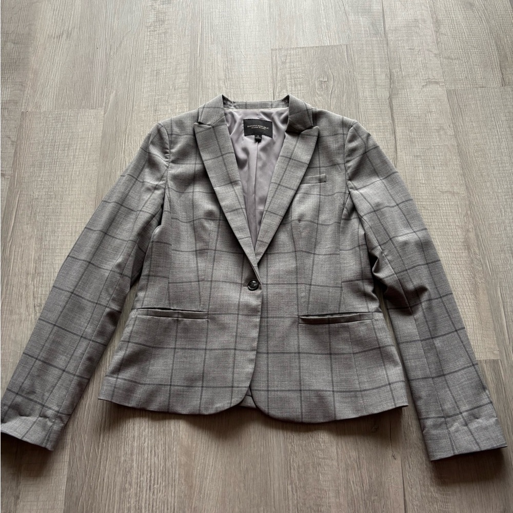 Banana Republic grey wool plaid blazer size 6